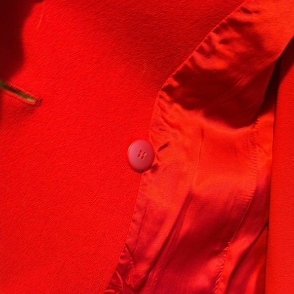 Ellen Tracy, Beautiful, Elegant Red Wool Suit - Picture 5 of 10